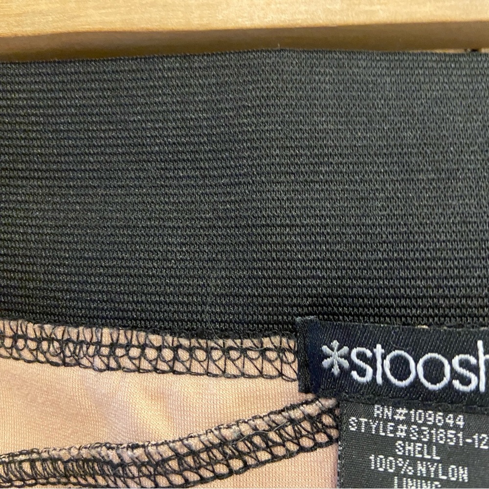 10/$20 NWOT Stoosh lace overlay miniskirt - Picture 8 of 9